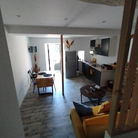 Ferienwohnung Trevoux: Loft Ravissant Avec Terrasse Exterior foto