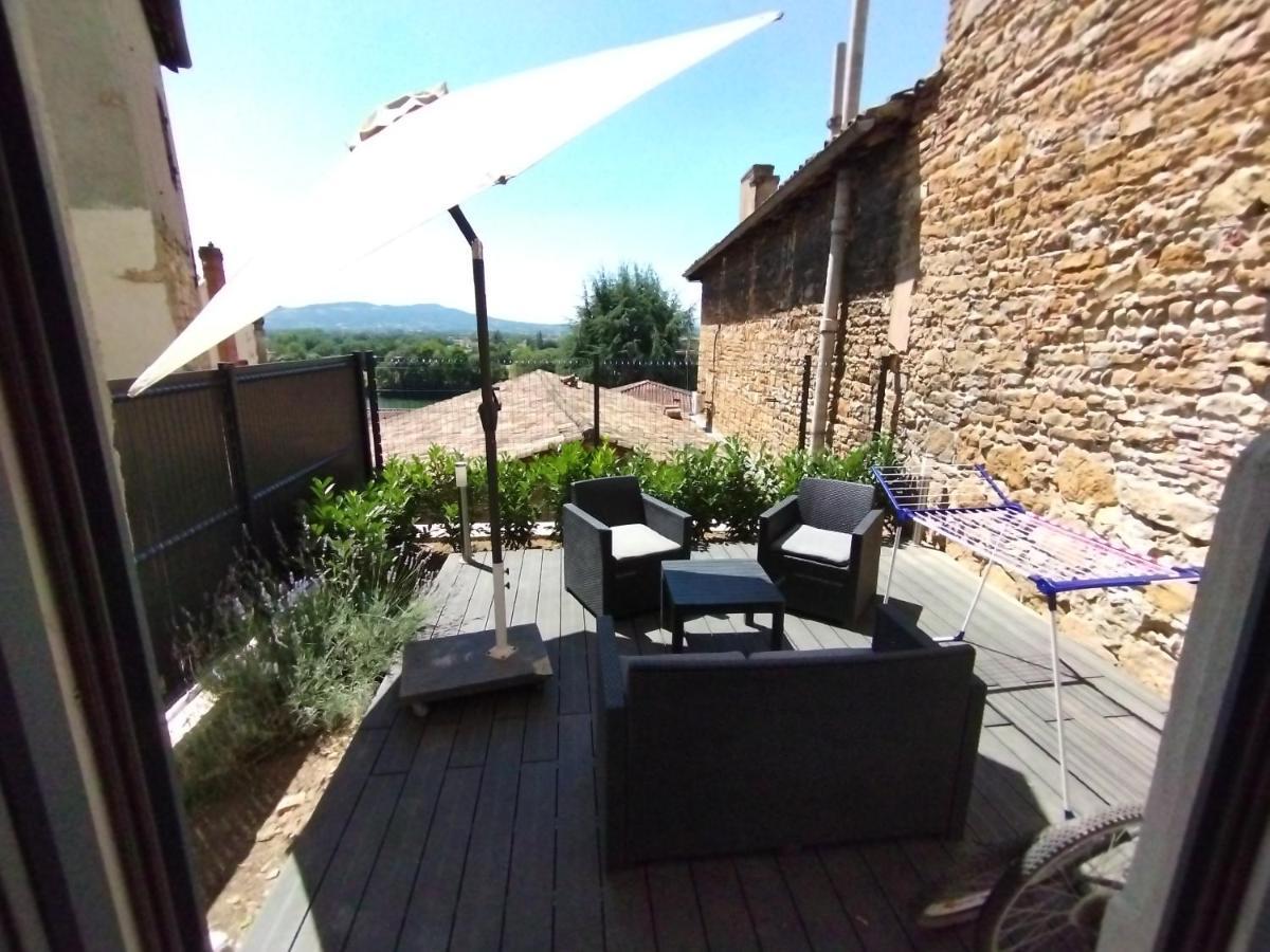 Ferienwohnung Trevoux: Loft Ravissant Avec Terrasse Exterior foto