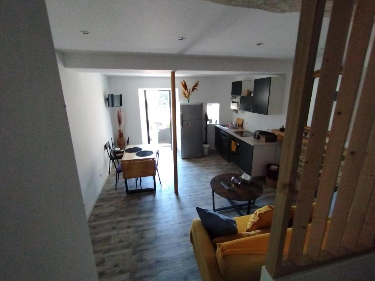 Ferienwohnung Trevoux: Loft Ravissant Avec Terrasse Exterior foto