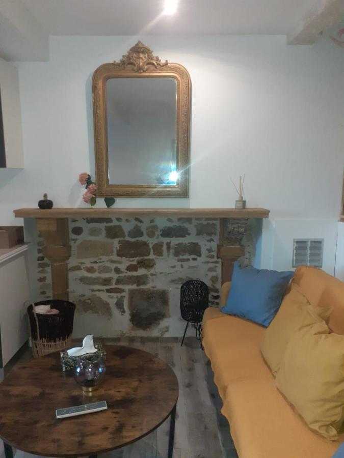 Ferienwohnung Trevoux: Loft Ravissant Avec Terrasse Exterior foto