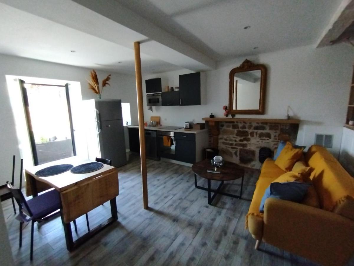 Ferienwohnung Trevoux: Loft Ravissant Avec Terrasse Exterior foto