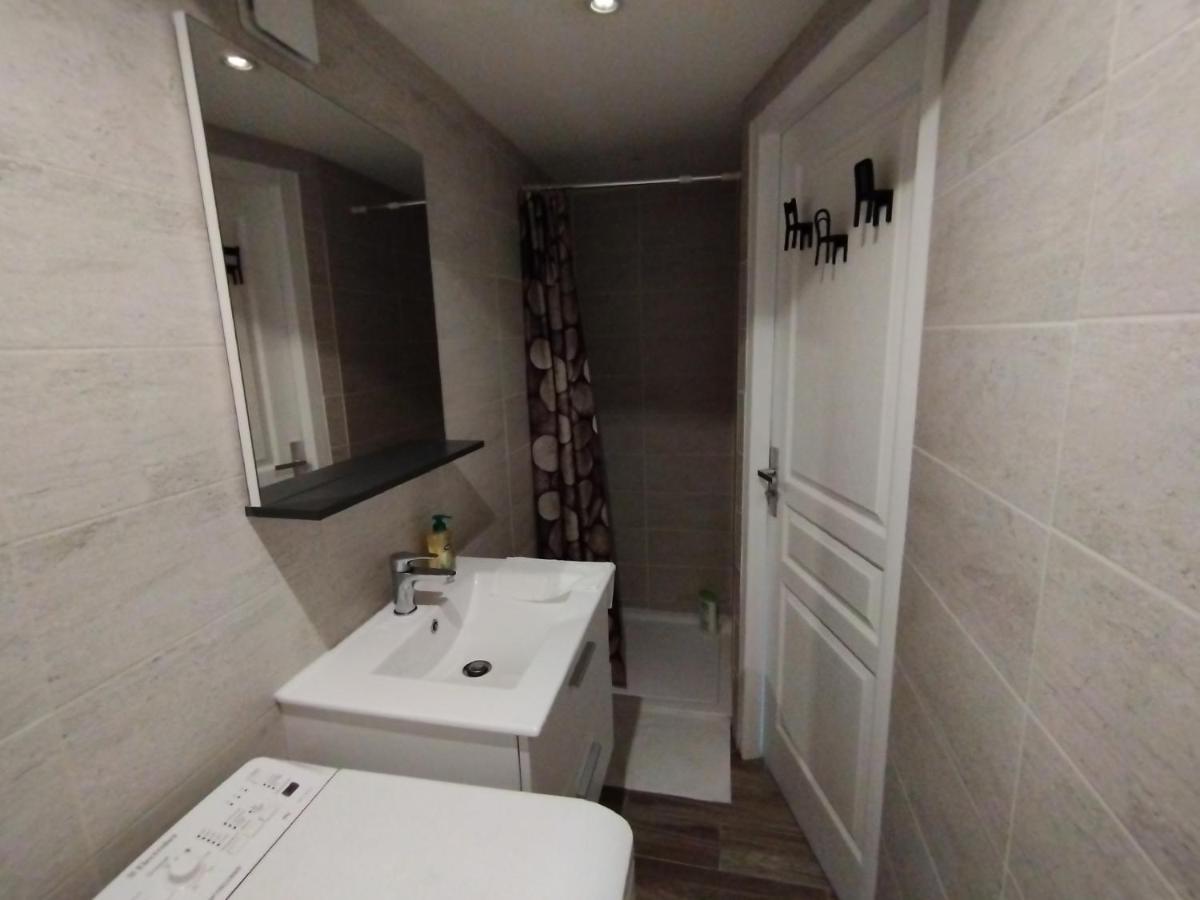 Ferienwohnung Trevoux: Loft Ravissant Avec Terrasse Exterior foto