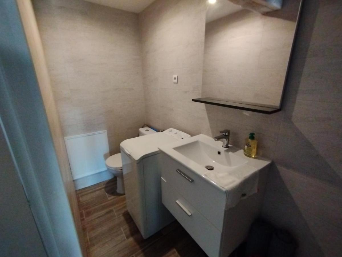 Ferienwohnung Trevoux: Loft Ravissant Avec Terrasse Exterior foto